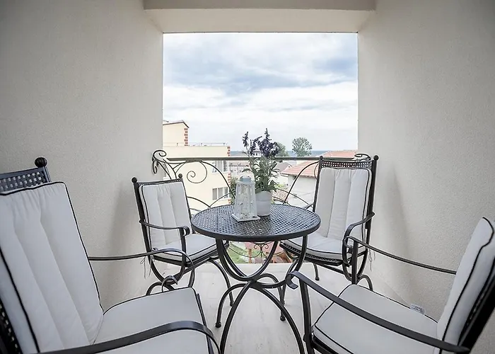 ゲストハウス Ronda 4*